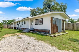 1511 Arrowhead TRL, Kingsland, TX 78639