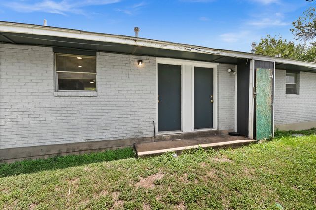 2712 Saint Edwards CIR B, Austin, TX 78704