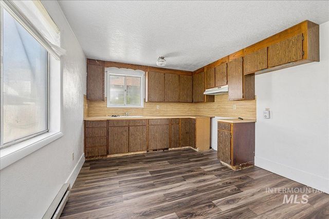 1215 13th Ave S, Nampa, ID 83651
