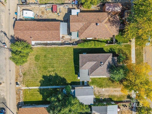1215 13th Ave S, Nampa, ID 83651