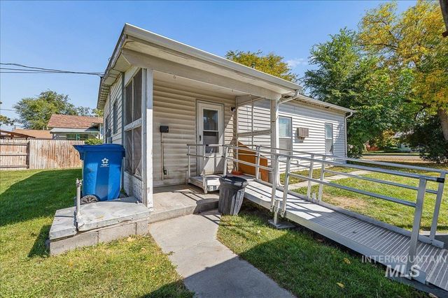 1215 13th Ave S, Nampa, ID 83651