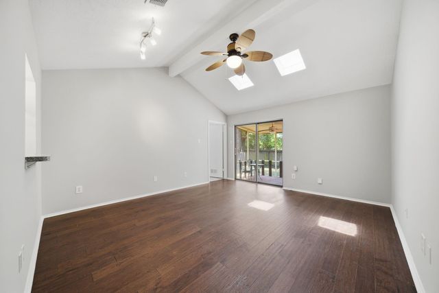 99 Summer Crest Circle, The Woodlands, TX 77381