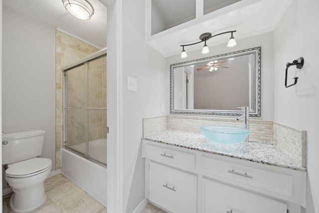 99 Summer Crest Circle, The Woodlands, TX 77381