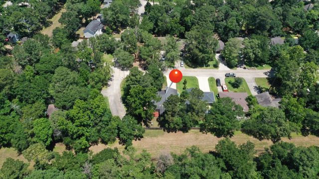 99 Summer Crest Circle, The Woodlands, TX 77381