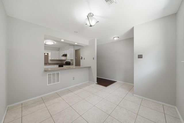 99 Summer Crest Circle, The Woodlands, TX 77381