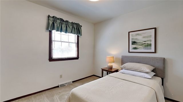 4216 Clendenning Rd, Richland, PA 15044