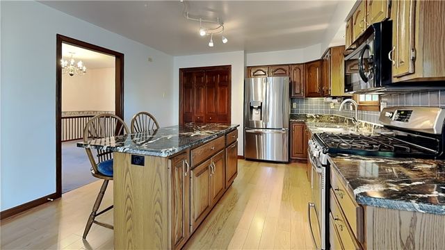 4216 Clendenning Rd, Richland, PA 15044