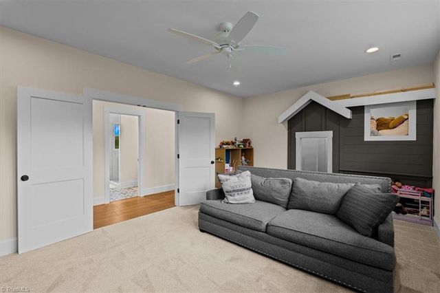 5691 Timber Trace Way, Oak Ridge, NC 27310