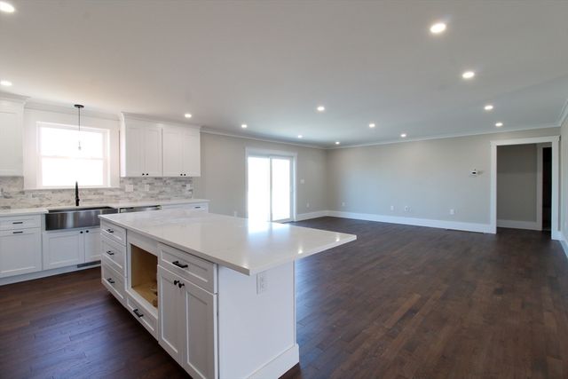 252 Pine St, Rehoboth, MA 02769