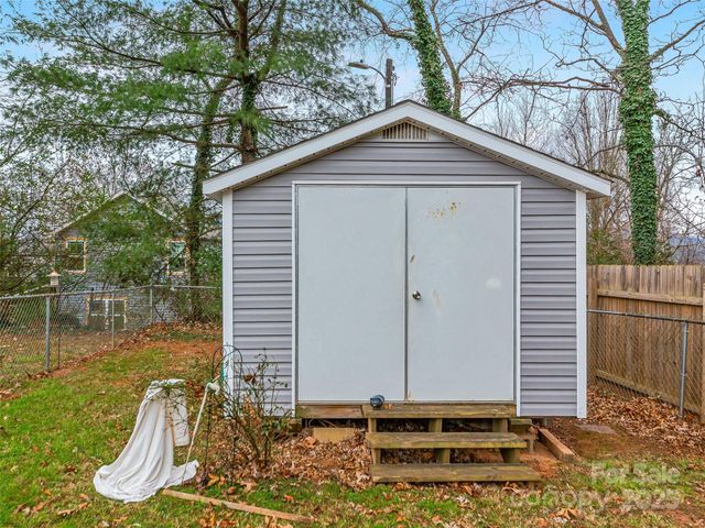 155 Maple Ridge Road, Candler, NC 28715