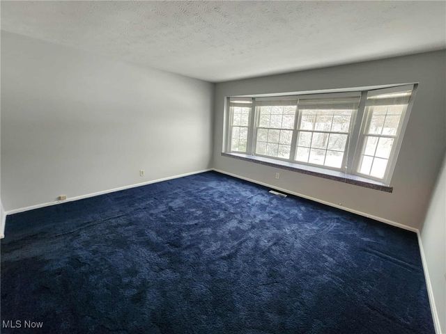 6960 Carriage Hill Drive, Brecksville, OH 44141