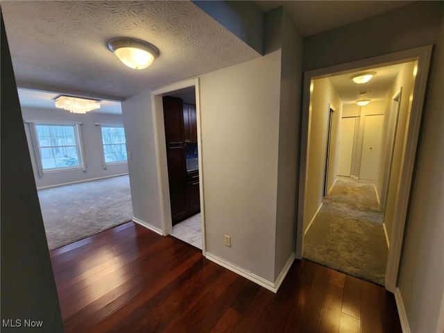 6960 Carriage Hill Drive, Brecksville, OH 44141