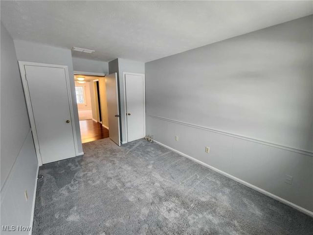 6960 Carriage Hill Drive, Brecksville, OH 44141