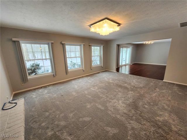 6960 Carriage Hill Drive, Brecksville, OH 44141