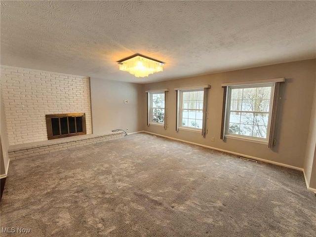 6960 Carriage Hill Drive, Brecksville, OH 44141