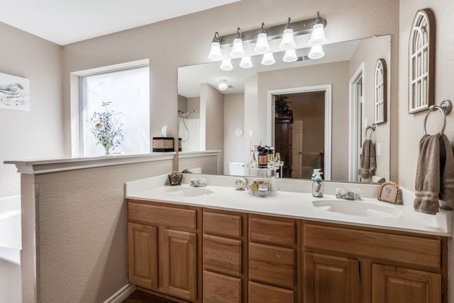 601 Jamie Lane, Mansfield, TX 76063