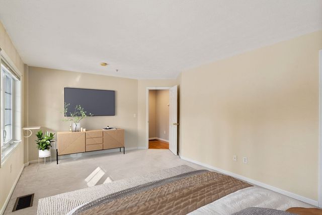 7 Conant Rd 33, Winchester, MA 01890