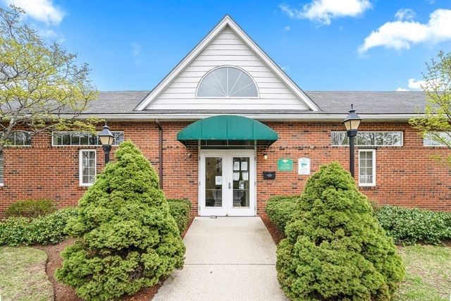 7 Conant Rd 33, Winchester, MA 01890