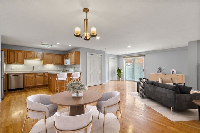 7 Conant Rd 33, Winchester, MA 01890