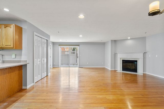 7 Conant Rd 33, Winchester, MA 01890