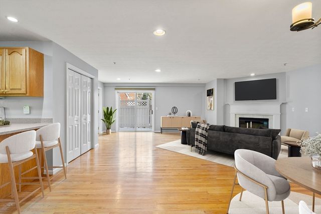 7 Conant Rd 33, Winchester, MA 01890