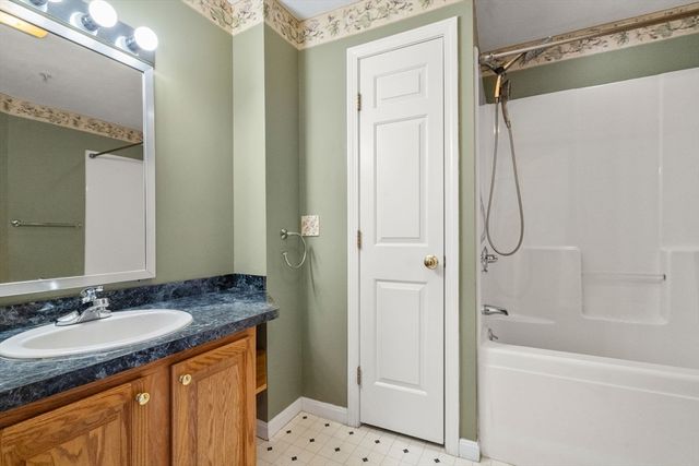 7 Conant Rd 33, Winchester, MA 01890