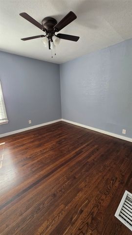 2137 San Jose Drive, Fort Worth, TX 76112