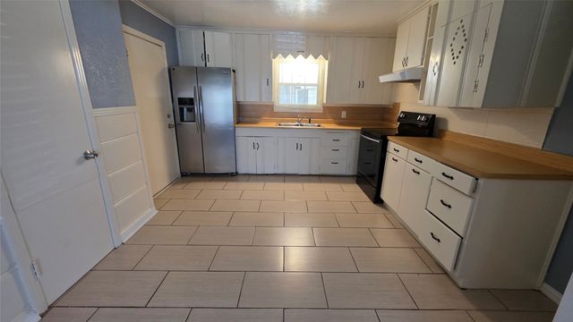 2137 San Jose Drive, Fort Worth, TX 76112