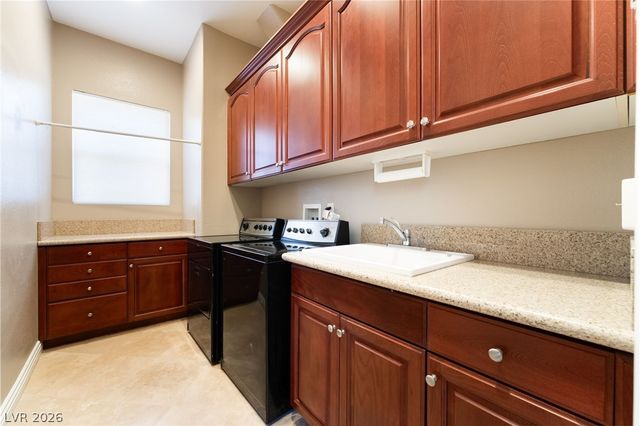 7828 Galloping Hills Street, Las Vegas, NV 89113