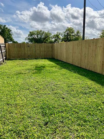 212 Rue D'iberville, Houma, LA 70360