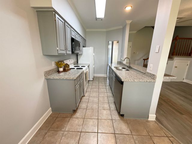 212 Rue D'iberville, Houma, LA 70360