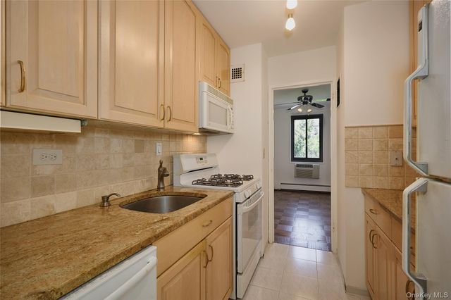 100 E Hartsdale Avenue 4DW, Hartsdale, NY 10530