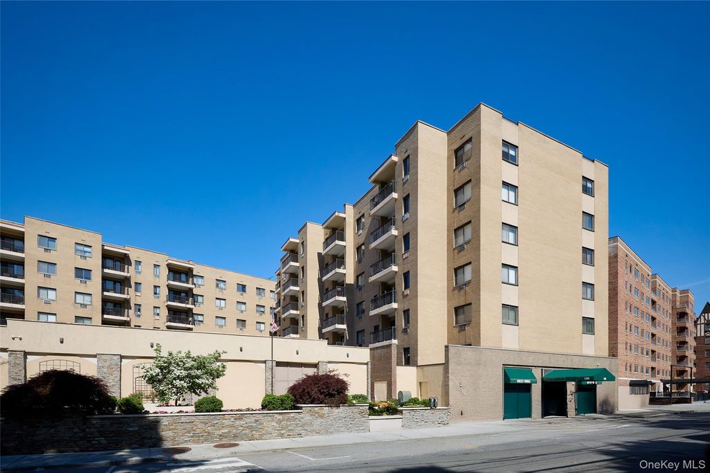 100 E Hartsdale Avenue 4DW, Hartsdale, NY 10530