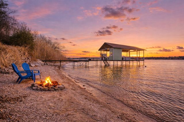 8121 Cahoba Drive, Fort Worth, TX 76135