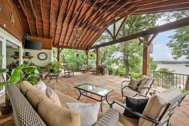 8121 Cahoba Drive, Fort Worth, TX 76135