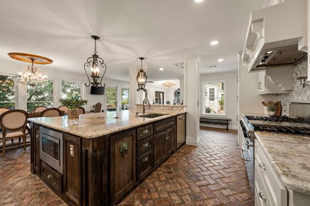 8121 Cahoba Drive, Fort Worth, TX 76135