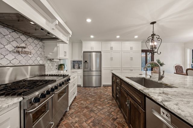 8121 Cahoba Drive, Fort Worth, TX 76135