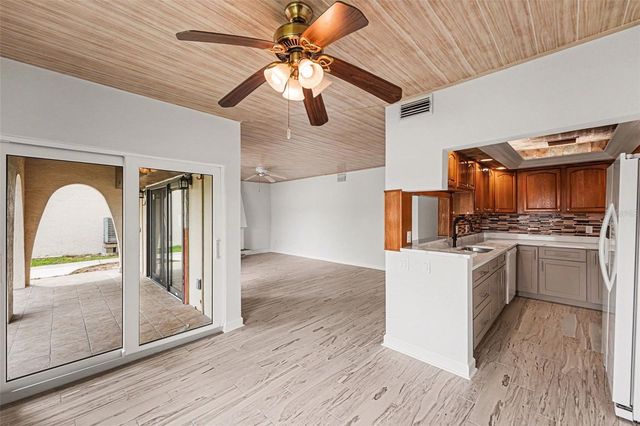 546 PLAZA SEVILLE COURT 85, Treasure Island, FL 33706