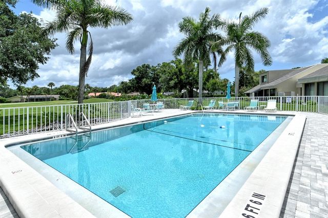 2517 GLEBE FARM CLOSE H-2, Sarasota, FL 34235