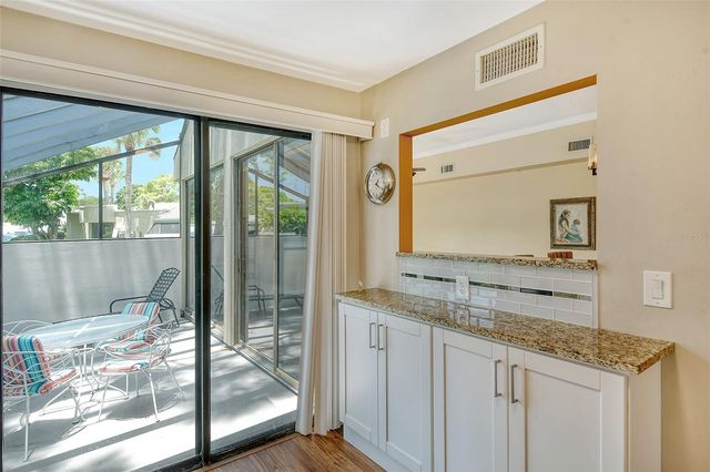 2517 GLEBE FARM CLOSE H-2, Sarasota, FL 34235