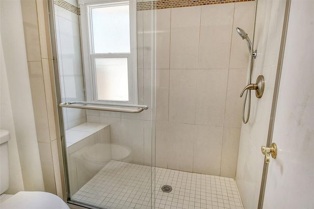 2517 GLEBE FARM CLOSE H-2, Sarasota, FL 34235