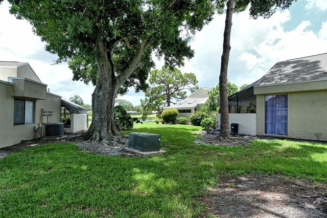 2517 GLEBE FARM CLOSE H-2, Sarasota, FL 34235
