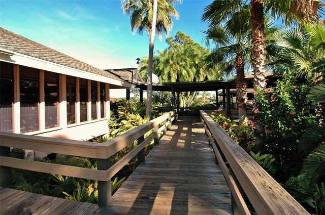 2517 GLEBE FARM CLOSE H-2, Sarasota, FL 34235