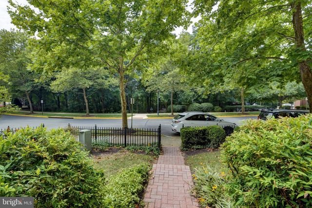 12198 CHANCERY STATION CIR, Reston, VA 20190