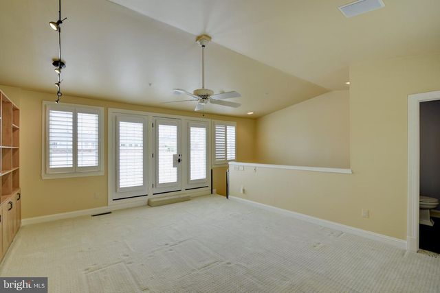12198 CHANCERY STATION CIR, Reston, VA 20190