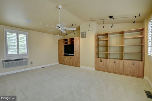 12198 CHANCERY STATION CIR, Reston, VA 20190
