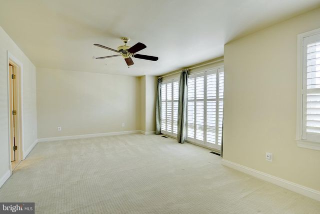 12198 CHANCERY STATION CIR, Reston, VA 20190