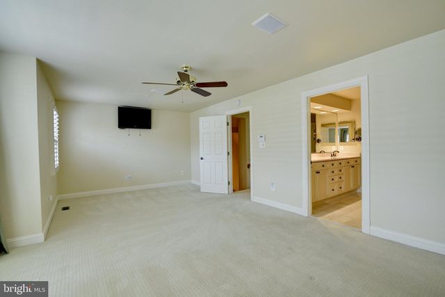 12198 CHANCERY STATION CIR, Reston, VA 20190