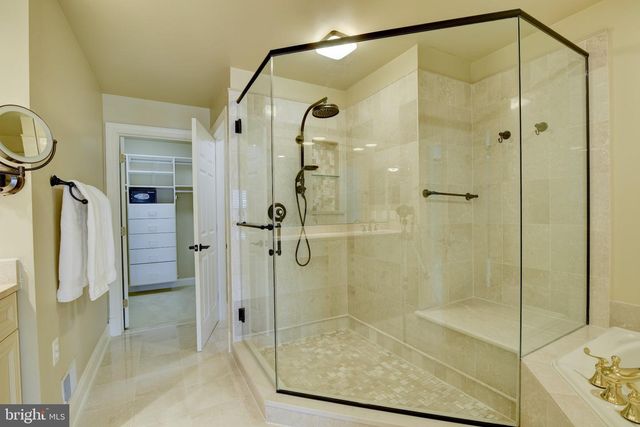 12198 CHANCERY STATION CIR, Reston, VA 20190