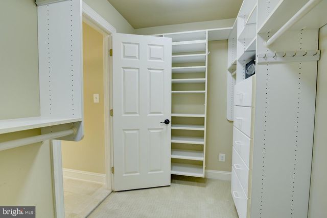 12198 CHANCERY STATION CIR, Reston, VA 20190